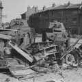 Die deutschen Soldaten hinterlassen eine zerstörte Stadt Lille
