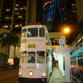 Auf einigen Strecken auf Hongkong Island kann man sich noch von kultigen, zweistöckigen Trams transportieren und durchschütteln lassen.