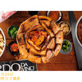 2022年11月25日　大阪市中崎町にて撮影した豚丼の集合写真（Uber Eats用）