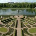 Der "Barockgarten", ein Juwel der Vergangenheit, hinter dem Schloss neu erbaut nach historischen Plänen.