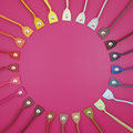 Pink, Gurte: Vanille, Weißgrau, Hellgrau, Dunkelgrau, Schwarz, Dunkelblau (matt), Blau, Petrol, Hellblau, Minze, Khaki, Milchkaffee, Taupe, Schokolade, Kaffee, Pflaume, Pink, Rosa (matt), Bordeaux (matt), Rot, Terrakotta, Mandarine, Gelb, Pomelo