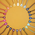 Gelb, Gurte: Vanille, Weißgrau, Hellgrau, Dunkelgrau, Schwarz, Dunkelblau (matt), Blau, Petrol, Hellblau, Minze, Khaki, Milchkaffee, Taupe, Schokolade, Kaffee, Pflaume, Pink, Rosa (matt), Bordeaux (matt), Rot, Terrakotta, Mandarine, Gelb, Pomelo