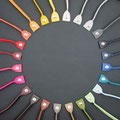 Schwarz, Gurte: Vanille, Weißgrau, Hellgrau, Dunkelgrau, Schwarz, Dunkelblau (matt), Blau, Petrol, Hellblau, Minze, Khaki, Milchkaffee, Taupe, Schokolade, Kaffee, Pflaume, Pink, Rosa (matt), Bordeaux (matt), Rot, Terrakotta, Mandarine, Gelb, Pomelo