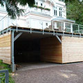 Terrassenanbau an eine Stadtvilla - Komplett mit Carport und Geräteschuppen