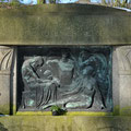 Ostfriedhof Dortmund, "Auferstehung" von Benno Elkan Grabmal Hövel 