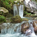 Ein Wasserfall der in die Tara strömt.