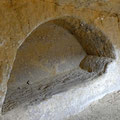 Früher wurden die Höhlen als Grabkammern genutzt ...