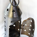 Lanterne en acier forgé de 35 cm de haut sur 12,5cm de diam. Art.Nr.: 1820 Prix : 45 €
