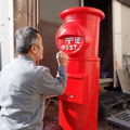 仕上げはPOSTの文字を白く塗って・・