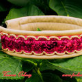 Halsband mit Klick in pink mit Borte 'Paillettenborte mit Goldrandverzierung, pink'  und Leder in beige