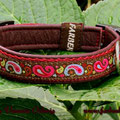 Halsband mit Klick in bordeaux mit Borte 'Paisley, mokka' und Leder in braun-rot