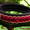 Halsband mit Klick in pink mit Borte 'Paillettenborte mit Goldrandverzierung, pink'  und Fleece in anthrazit
