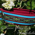 Halsband mit Klick in türkis, 30mm mit Borte 'Lava, bordeaux-türkis-grün und Neopren in bordeaux