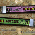 Gurtband braun, 20mm mit Borte 'Agility klein' in grün & rosa