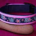 Halsband in rosa mit Borte 'Miss Liber-T' und dunkelblauer Echtlederpolsterung