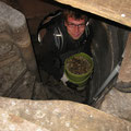 Auch hier mussten alle Baumaterialen durch enge Treppen hochgetragen werden. Foto: Eberhard Lübbeke