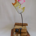 kleines scheißerchen, 2019, papiermaché, holz, draht