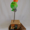 kleines scheißerchen, 2019, papiermaché, holz, draht