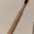 Brosse à dent en bois - 4€