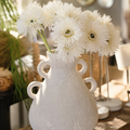 Statementvase gefüllt mit phantastischen Seidenblumen ♥