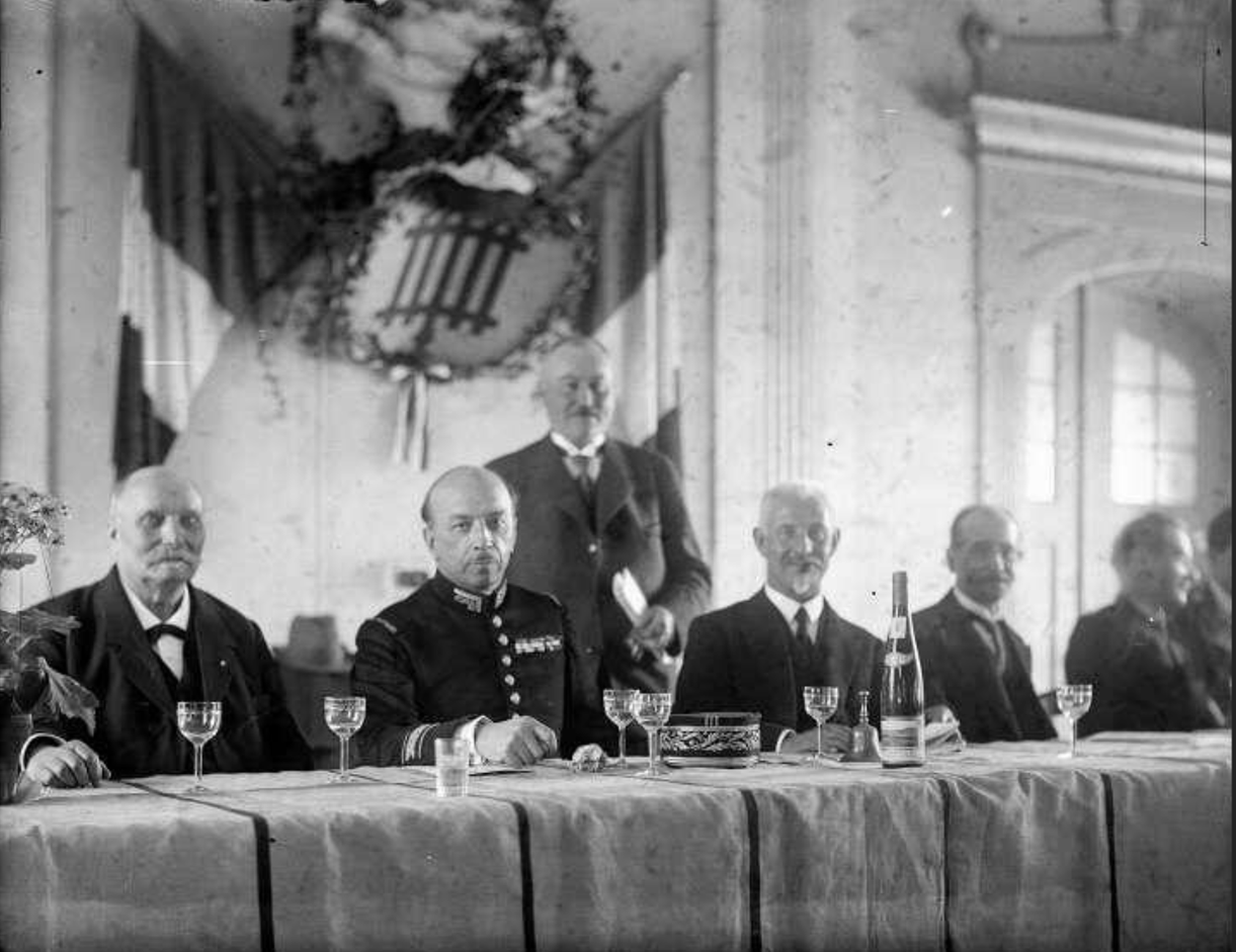 Barr, foire aux vins. - (sans date) probablement vers 1936  - Fonds BLUMER 8 Z 1206  - Archives de la Ville et de l'Eurométropole de Strasbourg
