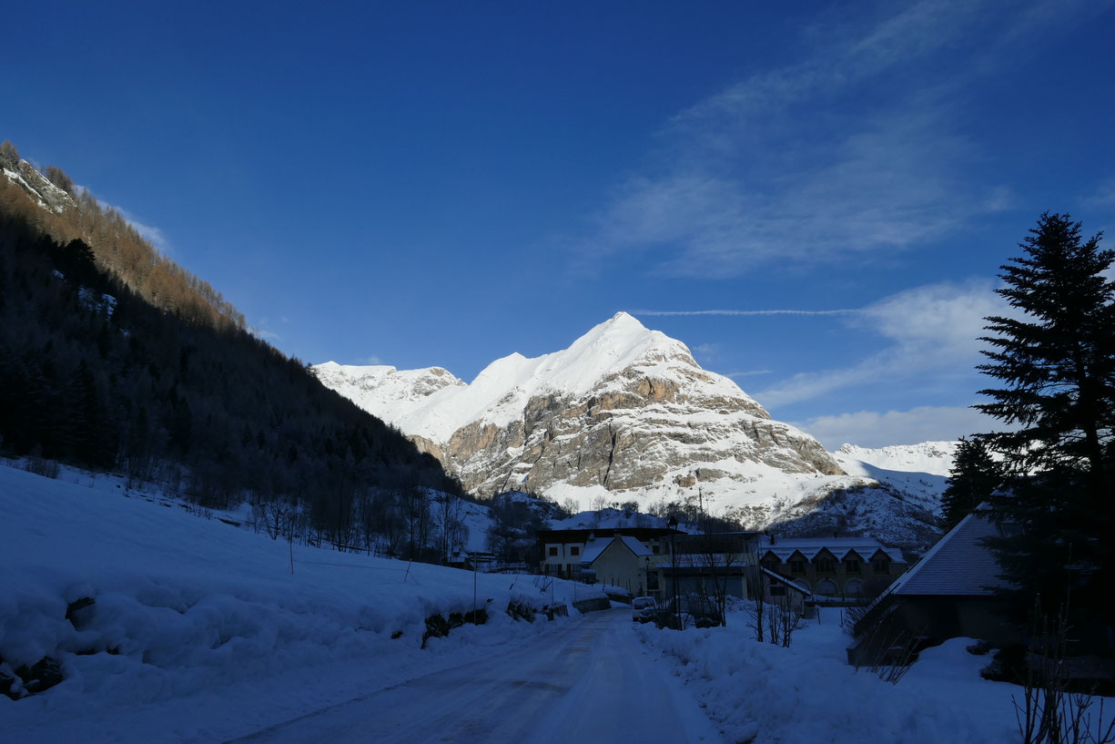 de D à G : Soum des Canaus, Soum Braqué, Col du Pourteillou et Soum Blanc de Secugnat