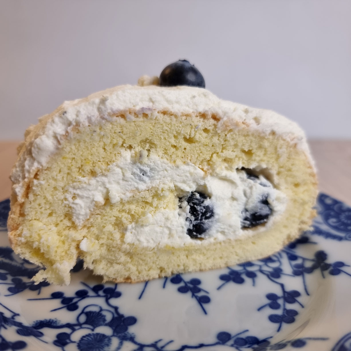 Biskuit-Rolle mit Blaubeeren - vufoxx Webseite!