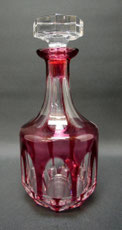 Schwere Karaffe achteckig Kristallglas geschliffen Weinroter Überfang H. 24,5, € 135,00