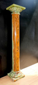 Steinsäule Onyx Marmor, grün, orange, braun, Italien, 1960, H. 102 cm, Ø 11,2 cm, € 790,00