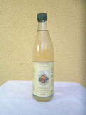 Sirupflasche: Hollerblüten-Zitronenmelissen-Orangenminzensirup