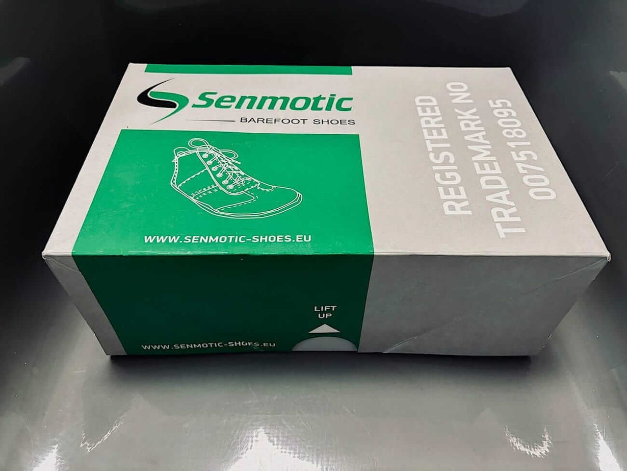 Ein Senmotic Schuhkarton
