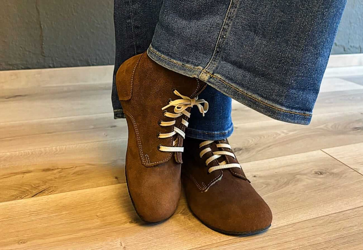 Wildleder Barfußschuhe Winter für Anfänger Modell Frost Farbe Chocolate.