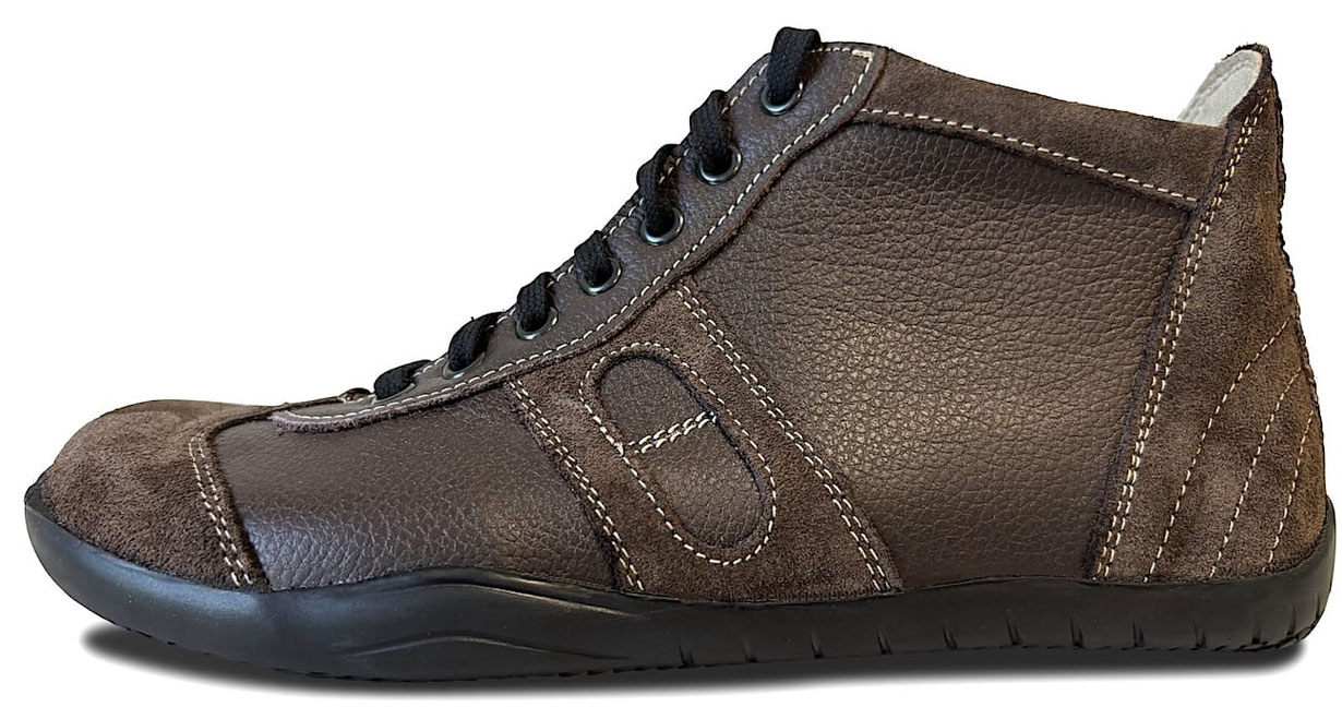 Knöchelhoch Senmotic Barfußschuh aus genarbten Leder in Chocolate und Veloursleder in Chocolate mit schwarzen Sohlen und schwarzen Senkeln
