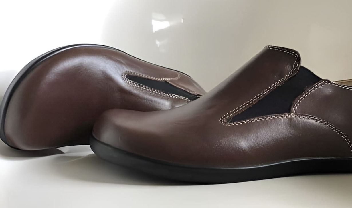 Slip-in Barfußschuhe zum Reinschlüpfen aus braunem Leder mit Gummizug 