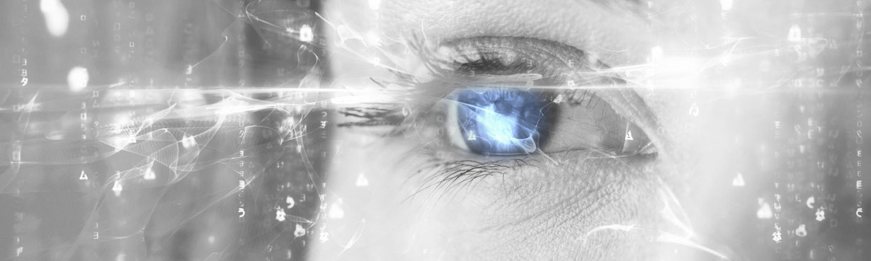 Ein Nahaufnahme-Auge, umgeben von lichtähnlichen Frequenzen und abstrakten Linien, die Energie und Wahrnehmung visualisieren.