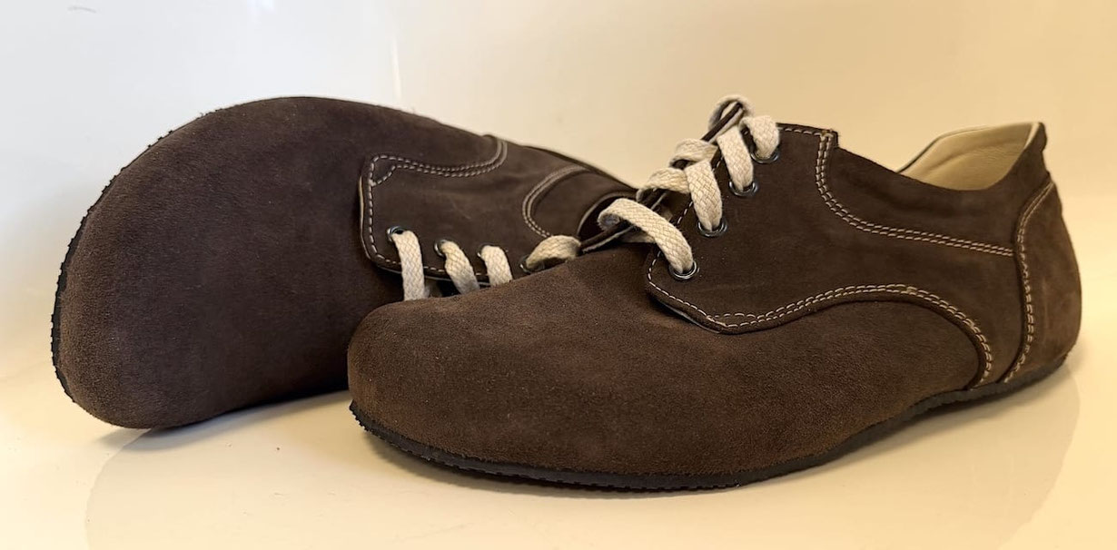 Graue Unisex Wildleder Barfußschuhe mit weitem Einstieg für Hallux