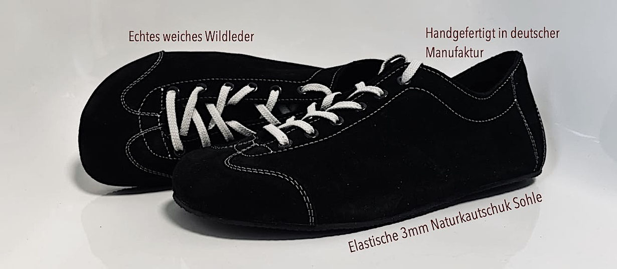 Schwarze flache sportliche Wildleder Barfußschuhe