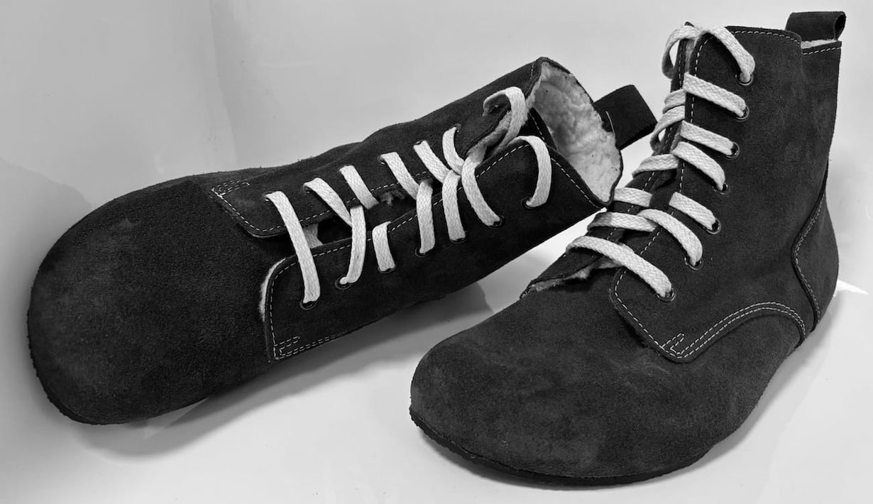 Schwarze Wildleder Barfußschuhe für den Winter komplett mit Webpelz gefüttert