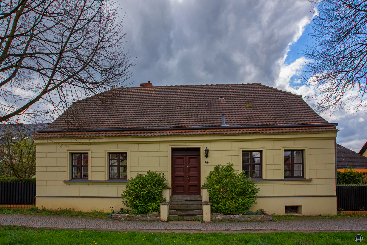 Das noch heute erhaltene ehem. Müllerhaus in Alt - Marienfelde. 