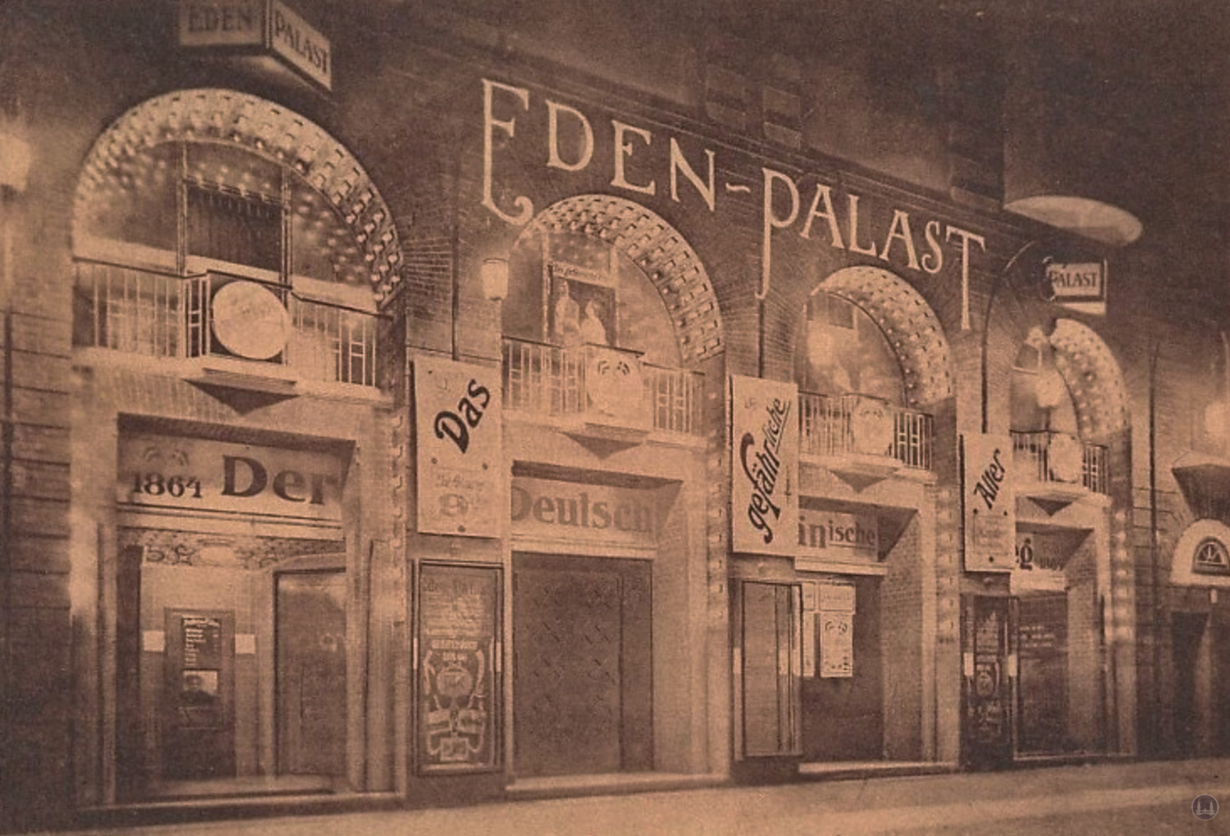 Der Eden - Palast am Kottbusser Damm in Kreuzberg. Kinoeingänge. Entwurf Bruno Taut.