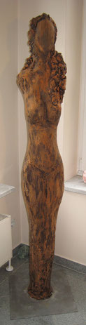 "Venus 5"  170 Cm Betonskulptur. Sold