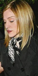 Madonna foulard