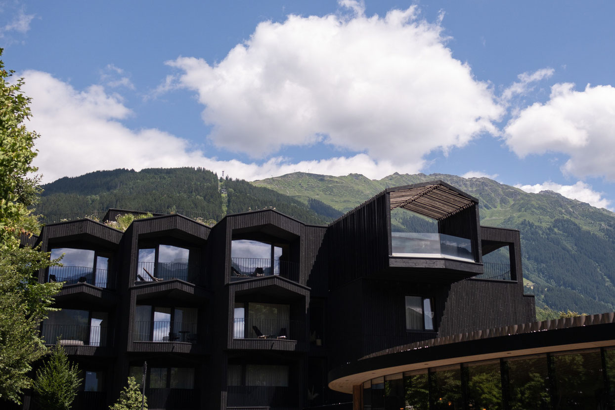 Amrai Suites • Boutique hotel in Montafon, Vorarlberg … Member of Mountain Hideaways – the most beautiful hotels in the Alps ©Mela Hipp _fullwidth-story-splash
