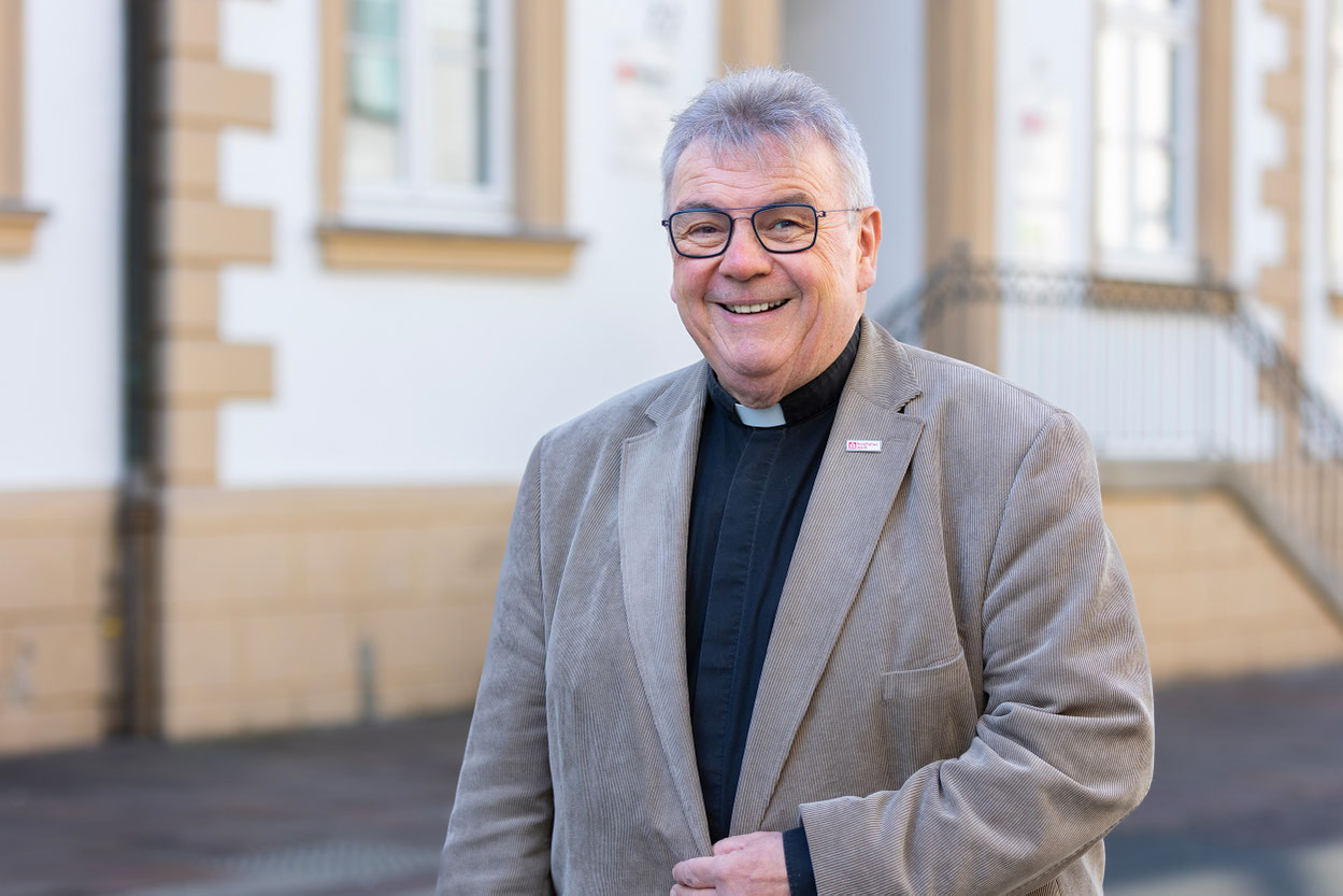 Bonifatiuswerk-Generalsekretär Msgr. Georg Austen wird durch die Benefizveranstaltung in der Marktkirche führen. Foto: Hartmut Salzmann