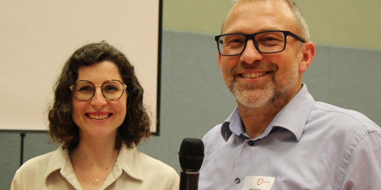 Melina Mauren und Stefan Becker, die Organisatoren und Moderatoren der Synodalversammlung des Pastoralen Raums Daun. Foto: © Brigitte Bettscheider