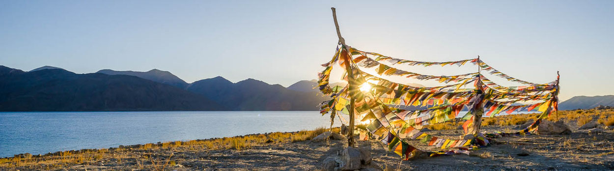 Reise durch Ladakh mit Besuch der Salzseen Tsomoriri und Pangong und Aufenthalt im bislang verbotenen Hanle