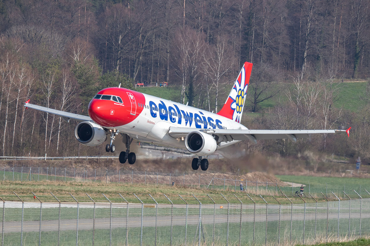 Teilgrounding der Swissflotte in Zürich und Dübendorf aufgrund der Coronakrise in der Luftfahrt. 