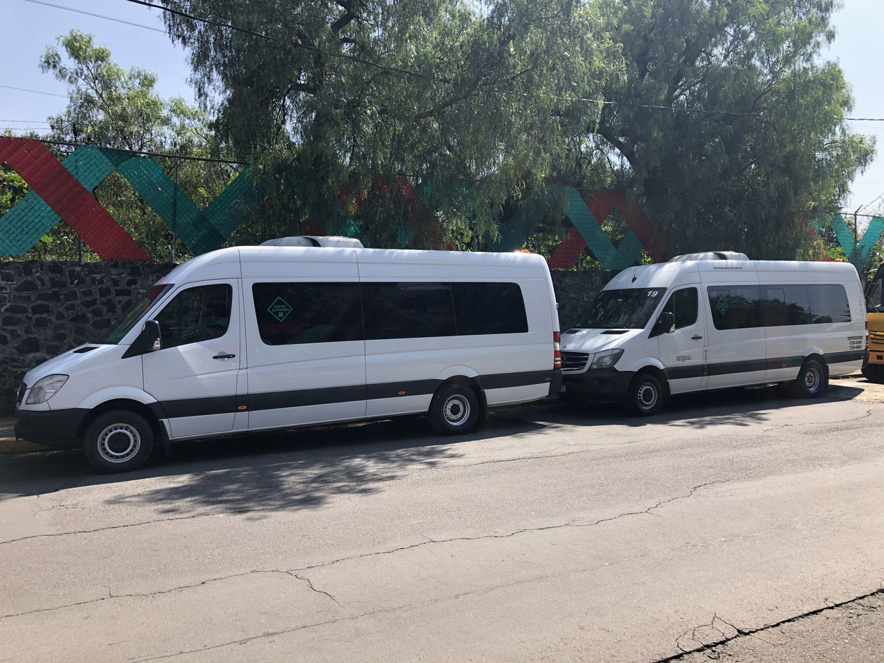 Renta de de turismo con chofer profesional. Transportes