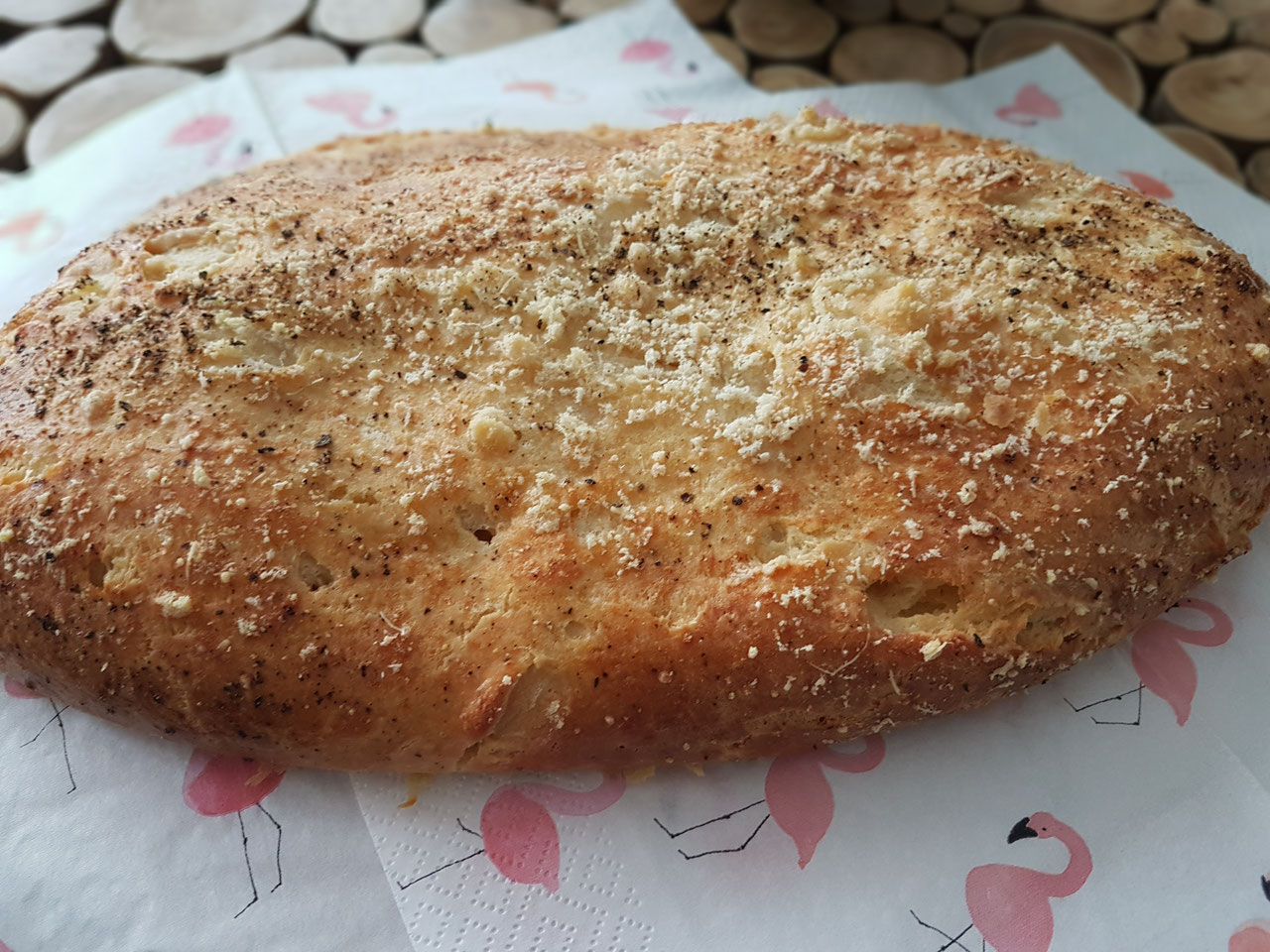 Parmesan-Pfeffer-Brot: Das perfekte Partybrot - Hyggelust - der Blog ...