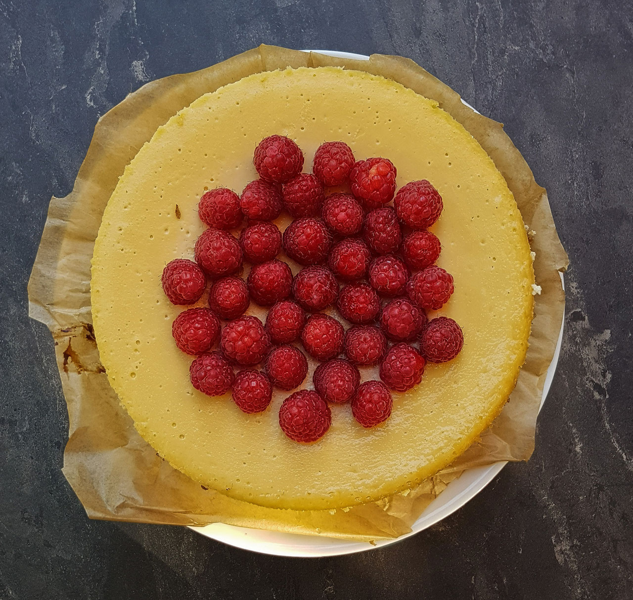 Rezept für New York Cheescake mit Himbeersauce / Käsekuchen Klassiker